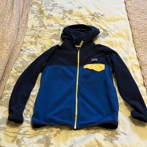Boys patagonia fleece XS.